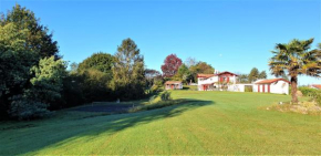 VILLA GARATENBORDA proche Biarritz avec piscine jacuzzi salle de sport parking pétanque fronton